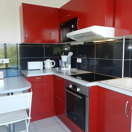 2 Pieces Avec Vue Et Parking, - Fr-1-251-887 * Le Lavandou