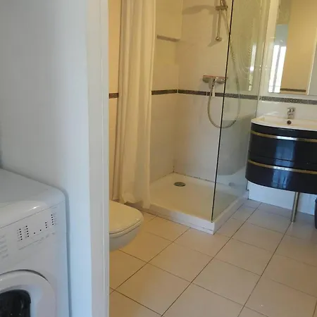 2 Pieces Avec Vue Et Parking, - Fr-1-251-887 Apartamento Le Lavandou