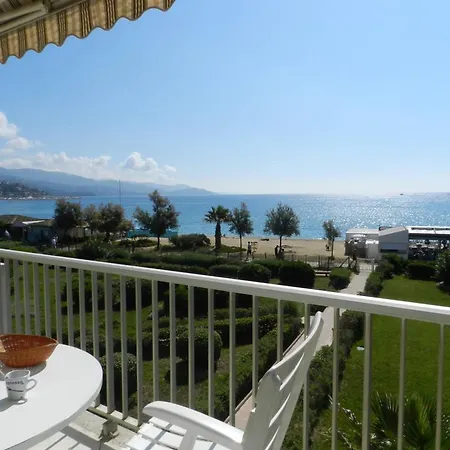 2 Pieces Avec Vue Et Parking, - Fr-1-251-887 Apartamento Le Lavandou